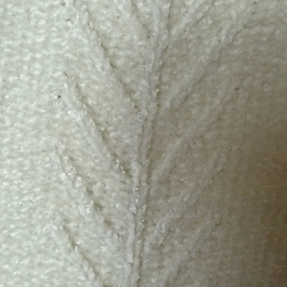 NWT, Orvis super soft, chenille, Cream Cable Knit Sweater - Picture 6 of 6